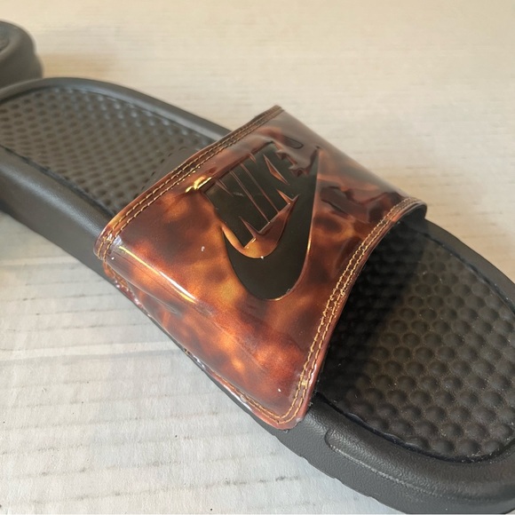 Nike Victori Animal Print Slides Women's 8 - Picture 4 of 6